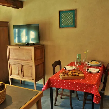 Les Houx De Mathieu * Engis